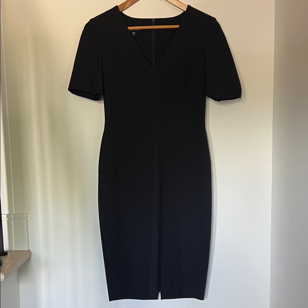 Chic Navy V-Neck Midi Dress